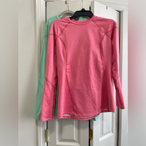 Three Reebok performance long sleeve - Picture 2 of 6